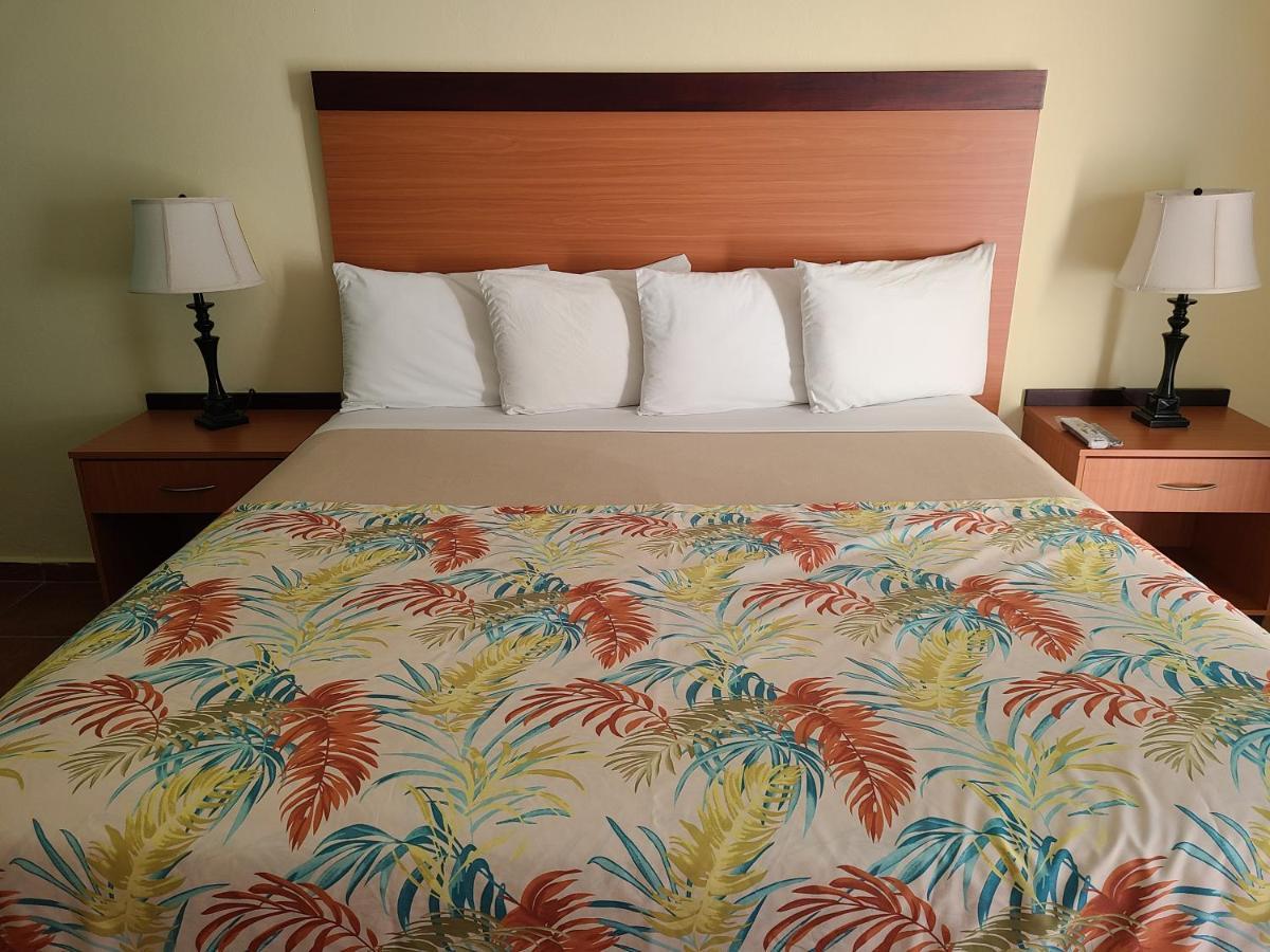 Hotel Lucia Beach Ябукоа Екстериор снимка